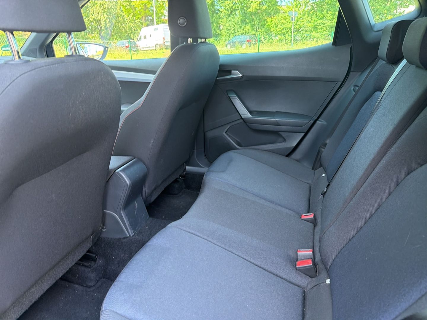 Seat Arona FR 1.5 TSI DSG Navi AHK Sitzheizung ACC To