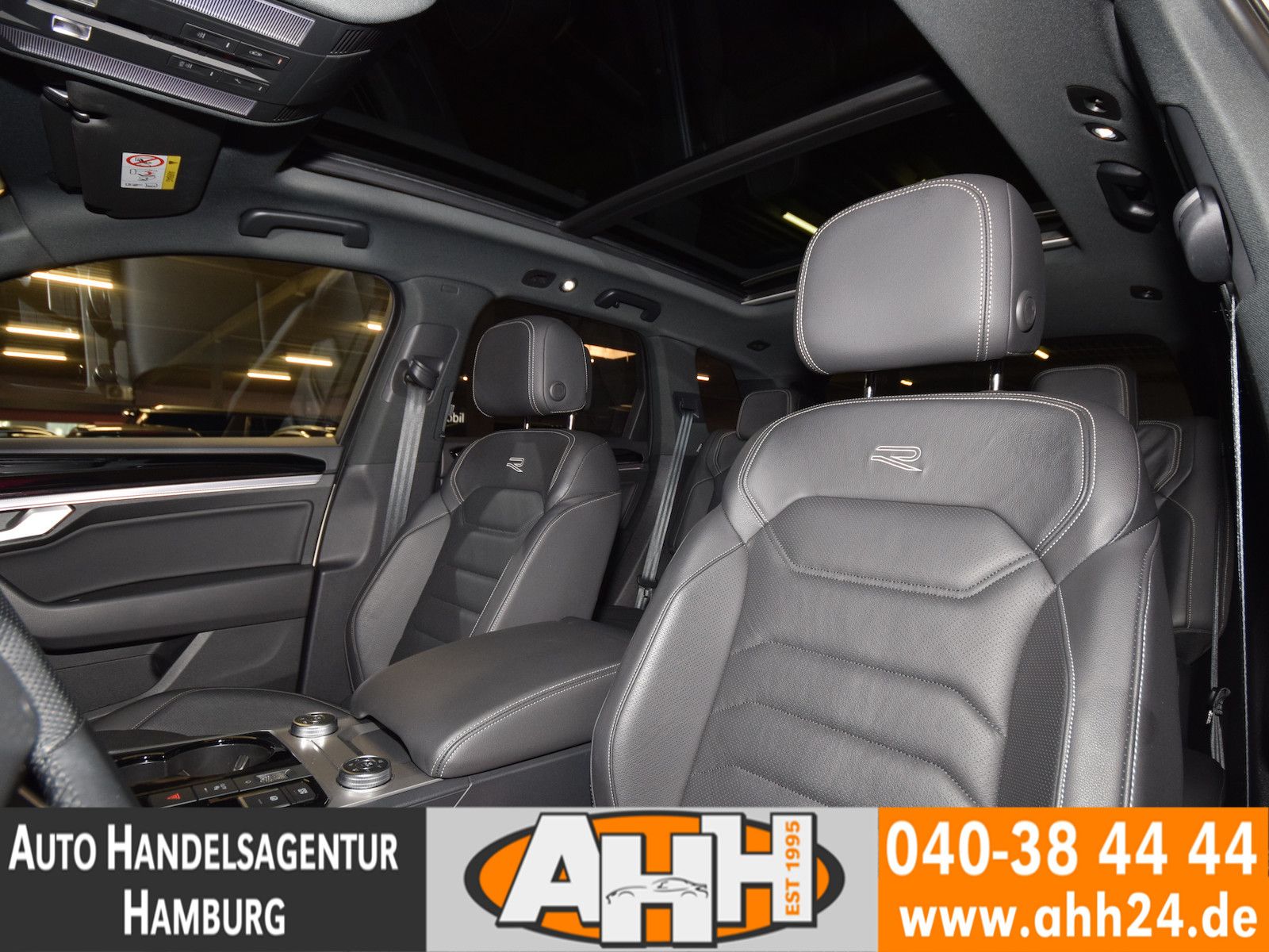 Volkswagen Touareg 3.0 TSI 4M R-LINE - Samsaru's Car Outlet