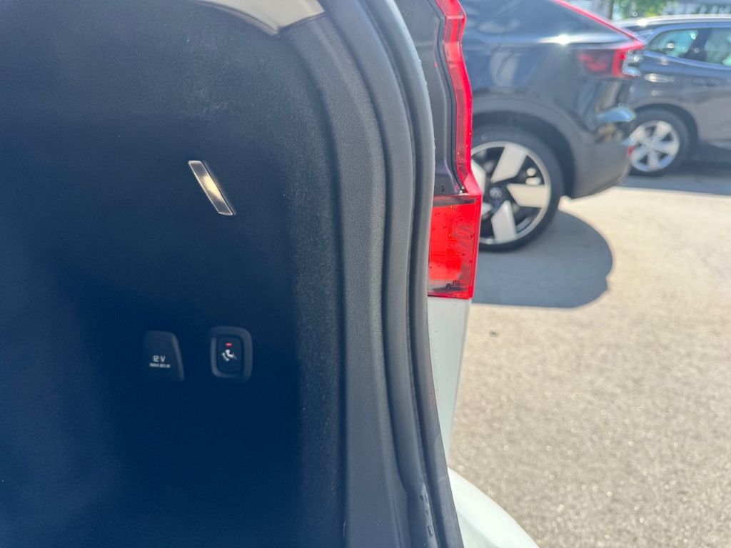 Volvo V60 Inscription Expression Recharge Plug-In Hybr