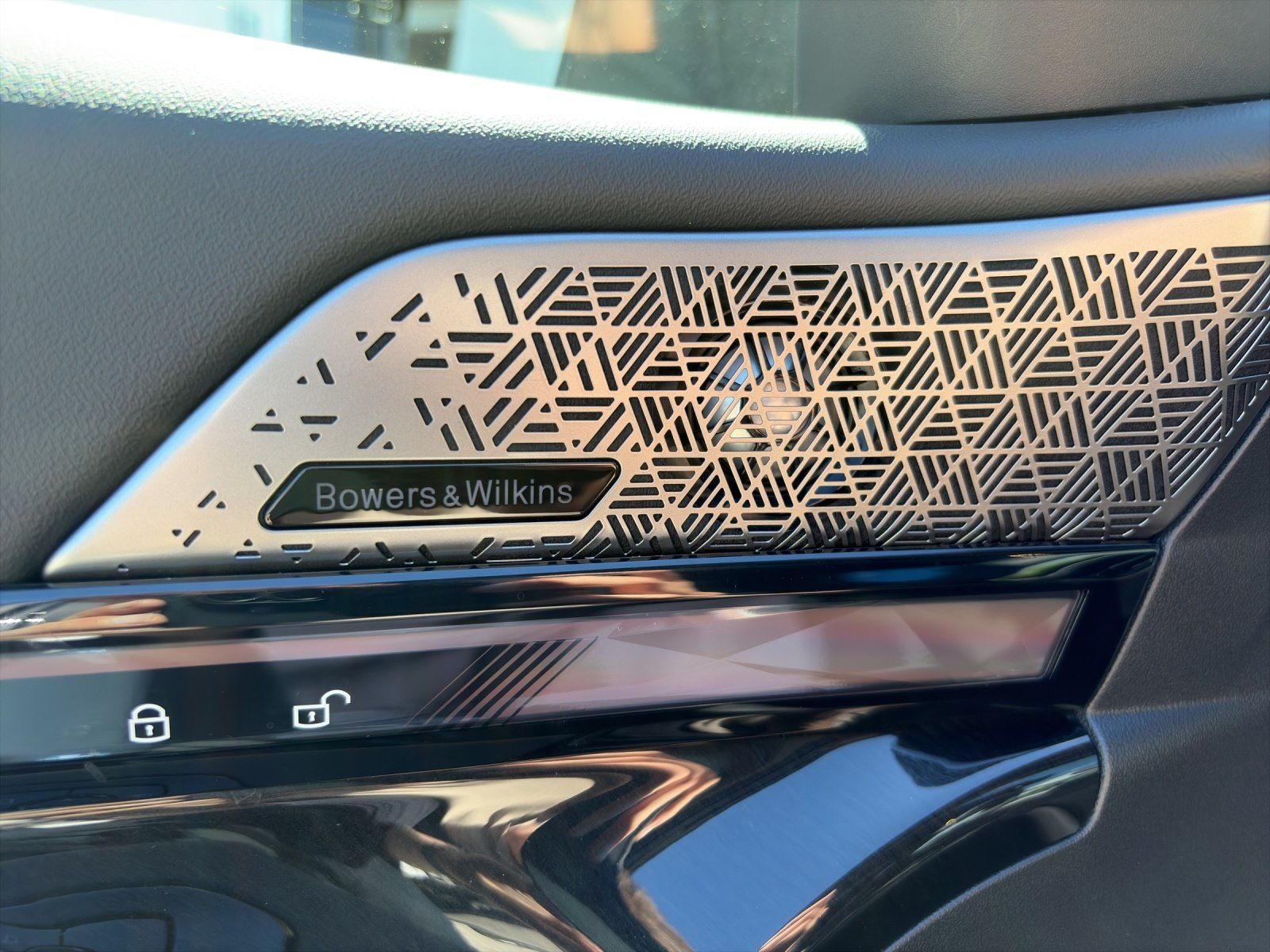 BMW 520i Limousine AHK Head-Up Pano DrivAssProf. Par