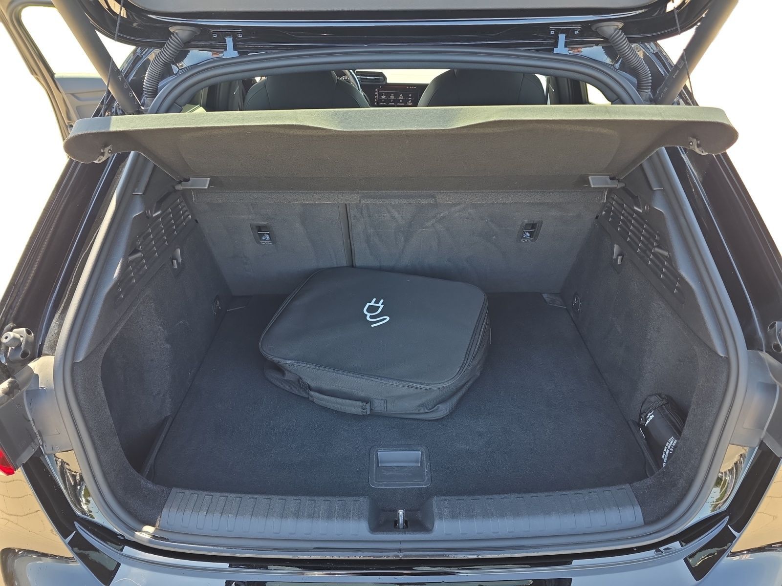 Audi A3 Sportback advanced 40 TFSI e S tronic - Samsaru's Car Outlet
