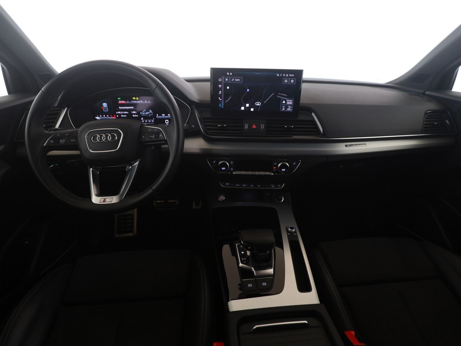 Audi Q5 40 TDI quattro S line Pano+AHK+Matrix+RFK+MMI