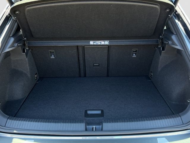 Volkswagen T-Roc 1.5 TSI DSG Sport - Samsaru's Car Outlet