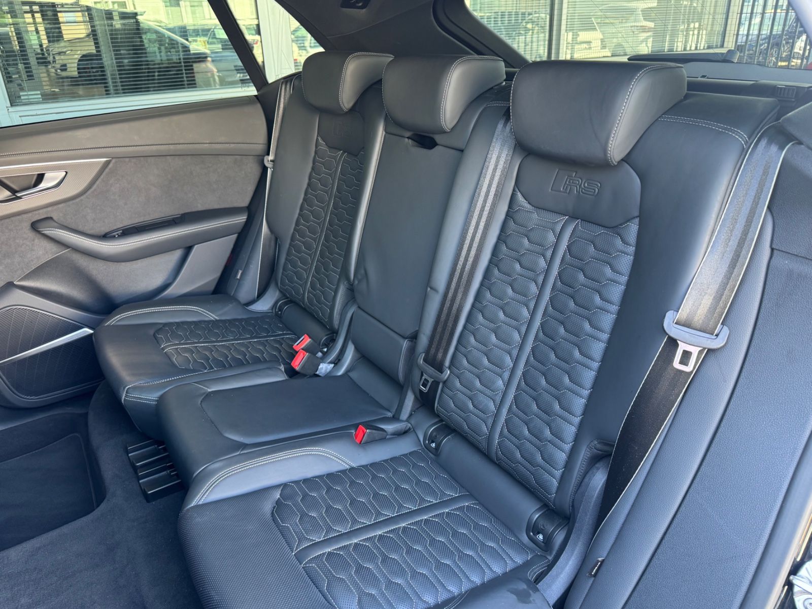 Audi RSQ8/HD-Matrix/PANO/AHK/23"/StdHeiz/BLACK/360°/