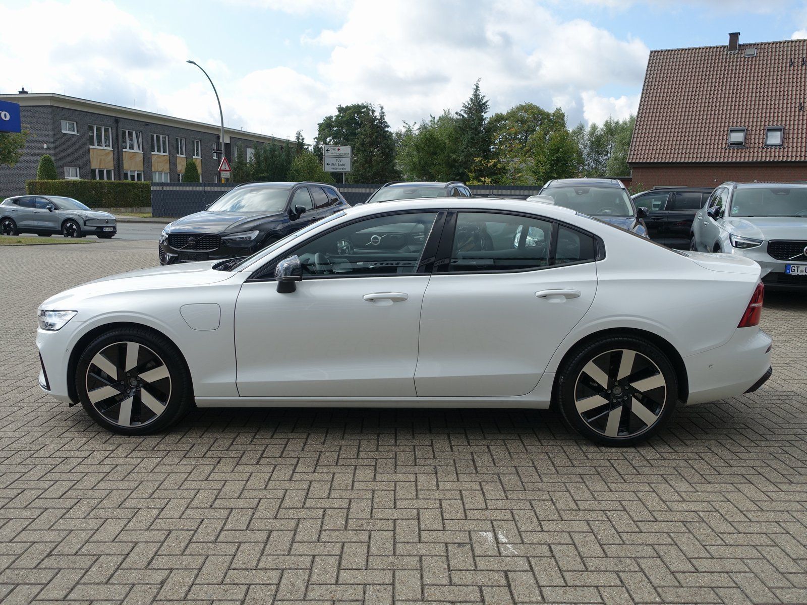 Volvo S60 Recharge Ultimate Dark T8 AWD HUD/B&W/PANO