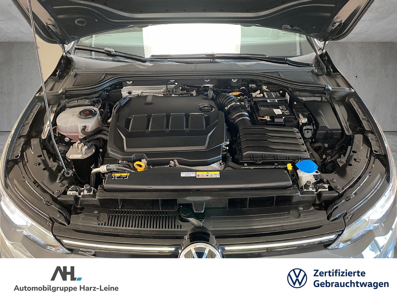 Volkswagen Golf Variant VIII 2.0 TDI R-Line - Samsaru's Car Outlet