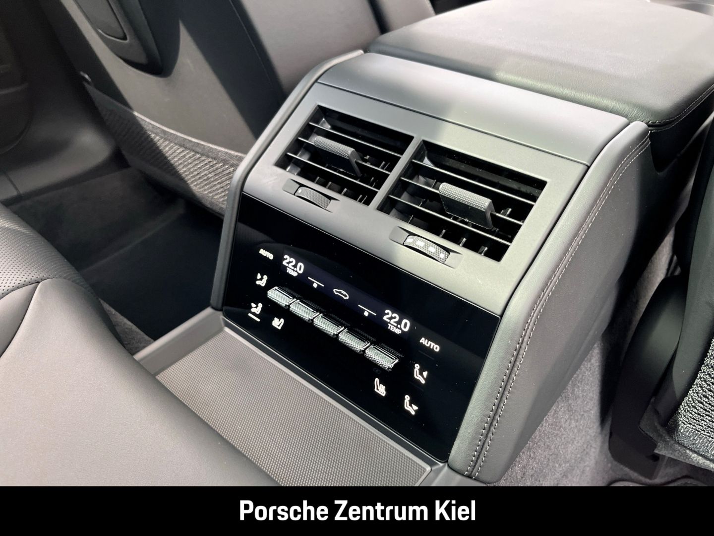 Porsche Panamera 4 E-Hybrid HA-Lenkung InnoDrive HUD