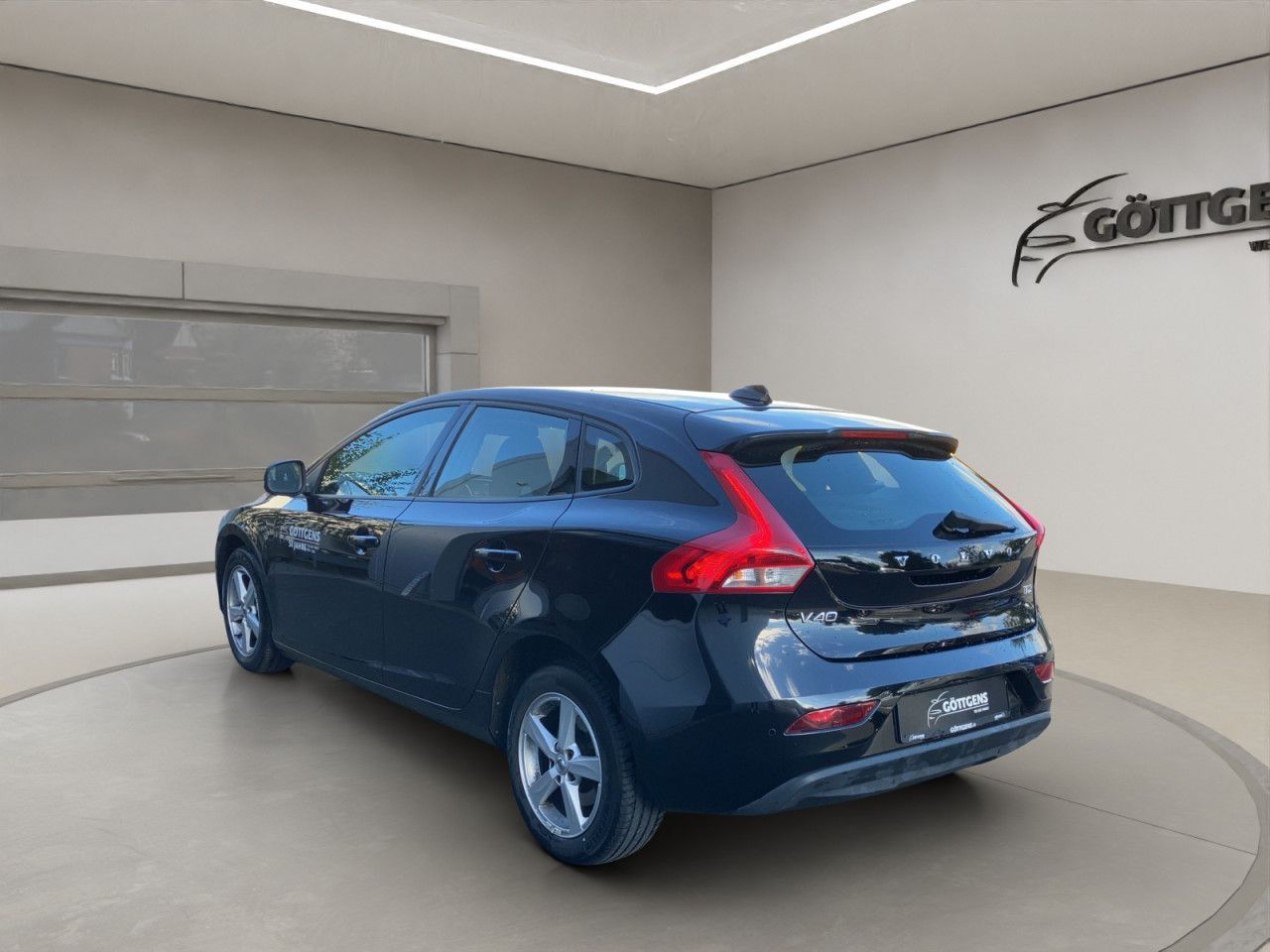 Volvo V40 T2 KINETIC NAVI KLIMAAUTOMATIK PDC Bluetooth