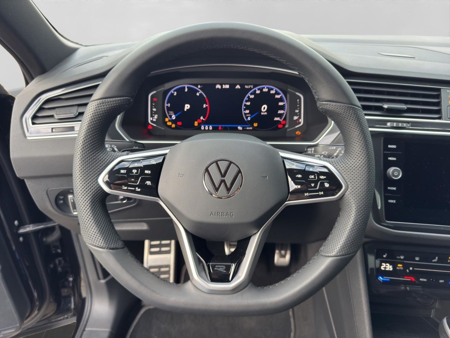 Volkswagen Tiguan 2.0 TDI 4Motion R-Line Black Style Alu Ma