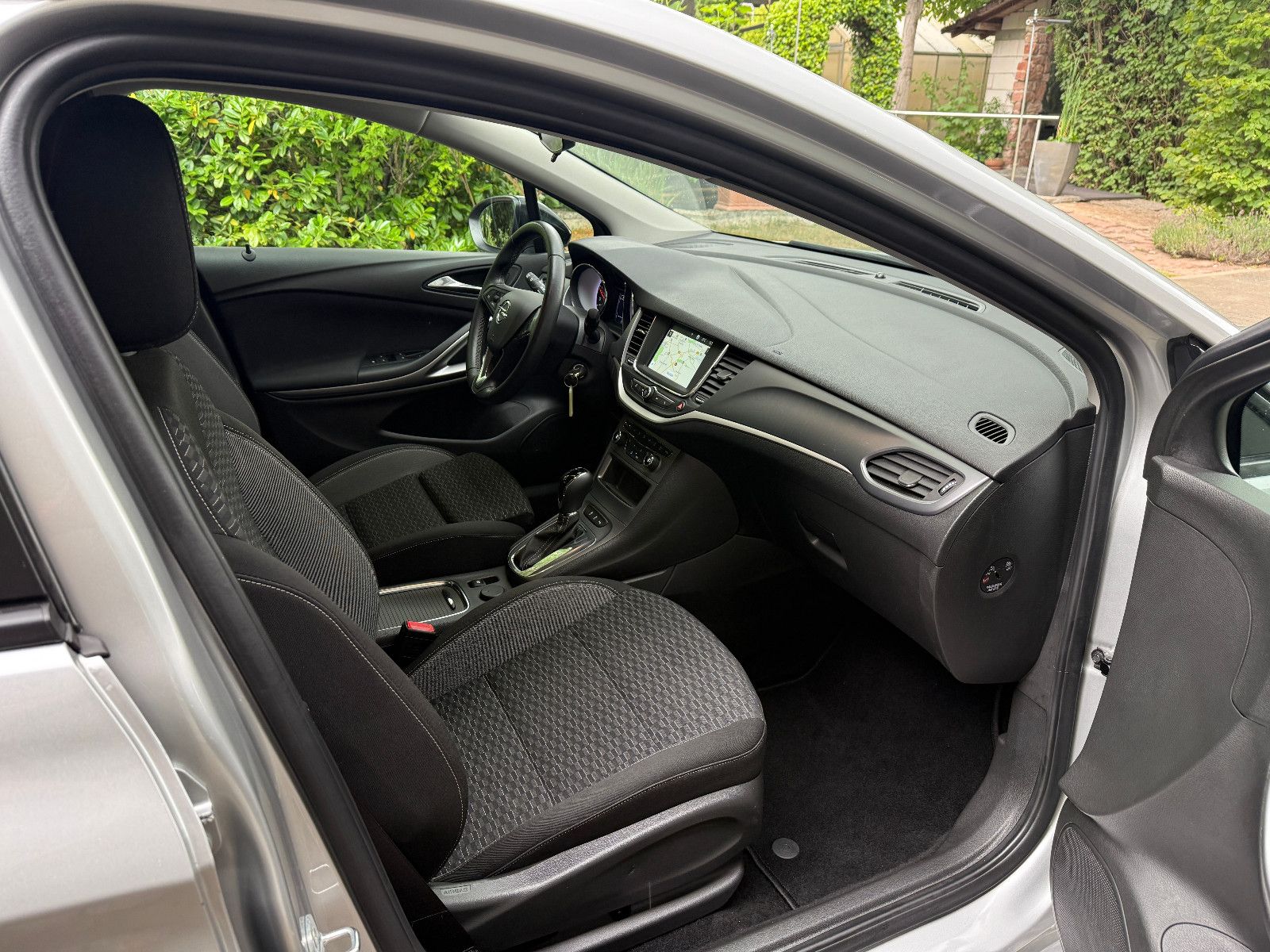 Opel Astra ST 1.5d Business - Samsaru's Car Outlet