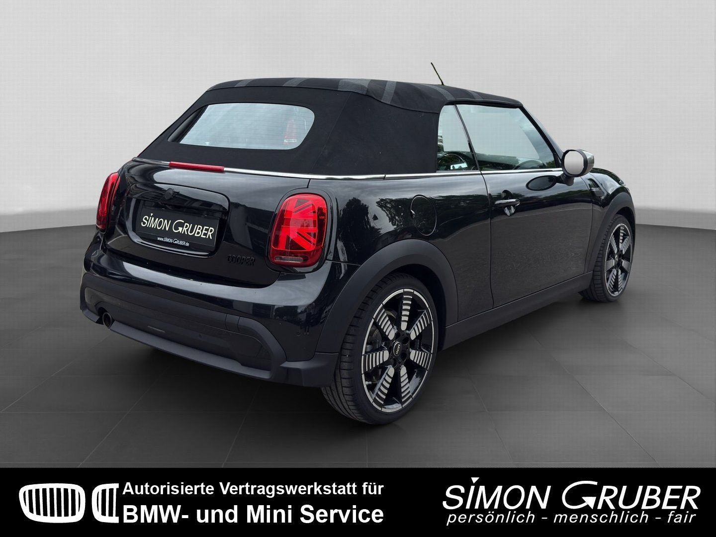 MINI Cabrio Cooper Premium+ - Samsaru's Car Outlet