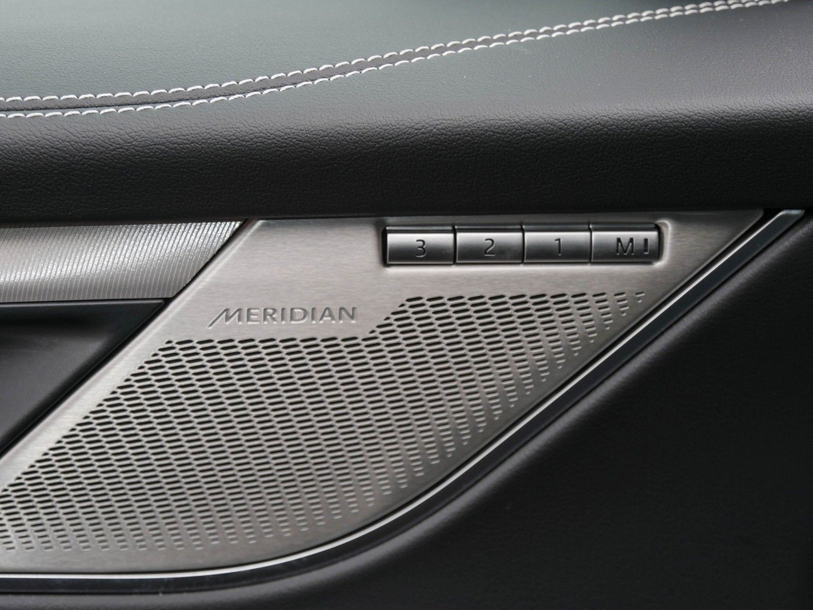 Jaguar F-PACE D300 R-Dynamic SE 90th Anniversary Editio