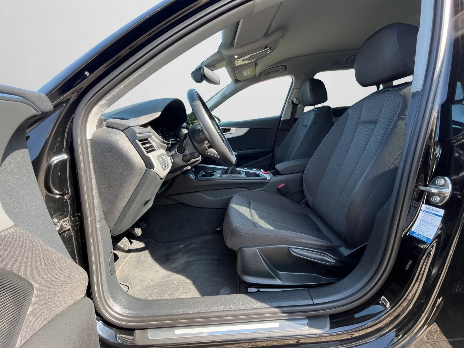 Audi A4 Avant 35 TFSI - Samsaru's Car Outlet