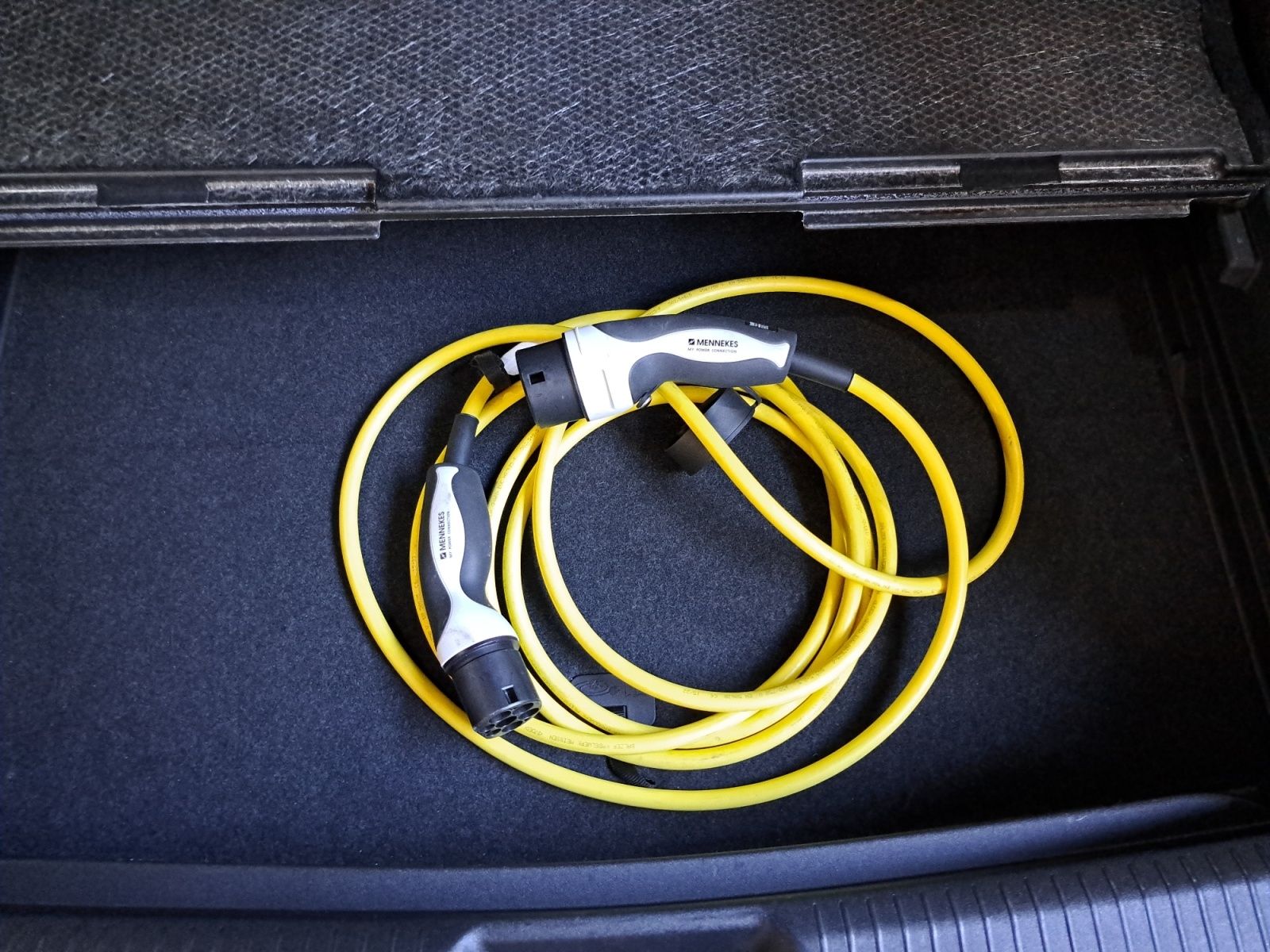 Volkswagen ID.4 GTX 1,99% PANO AHK NAV APP 20" WÄRMEPU DCC