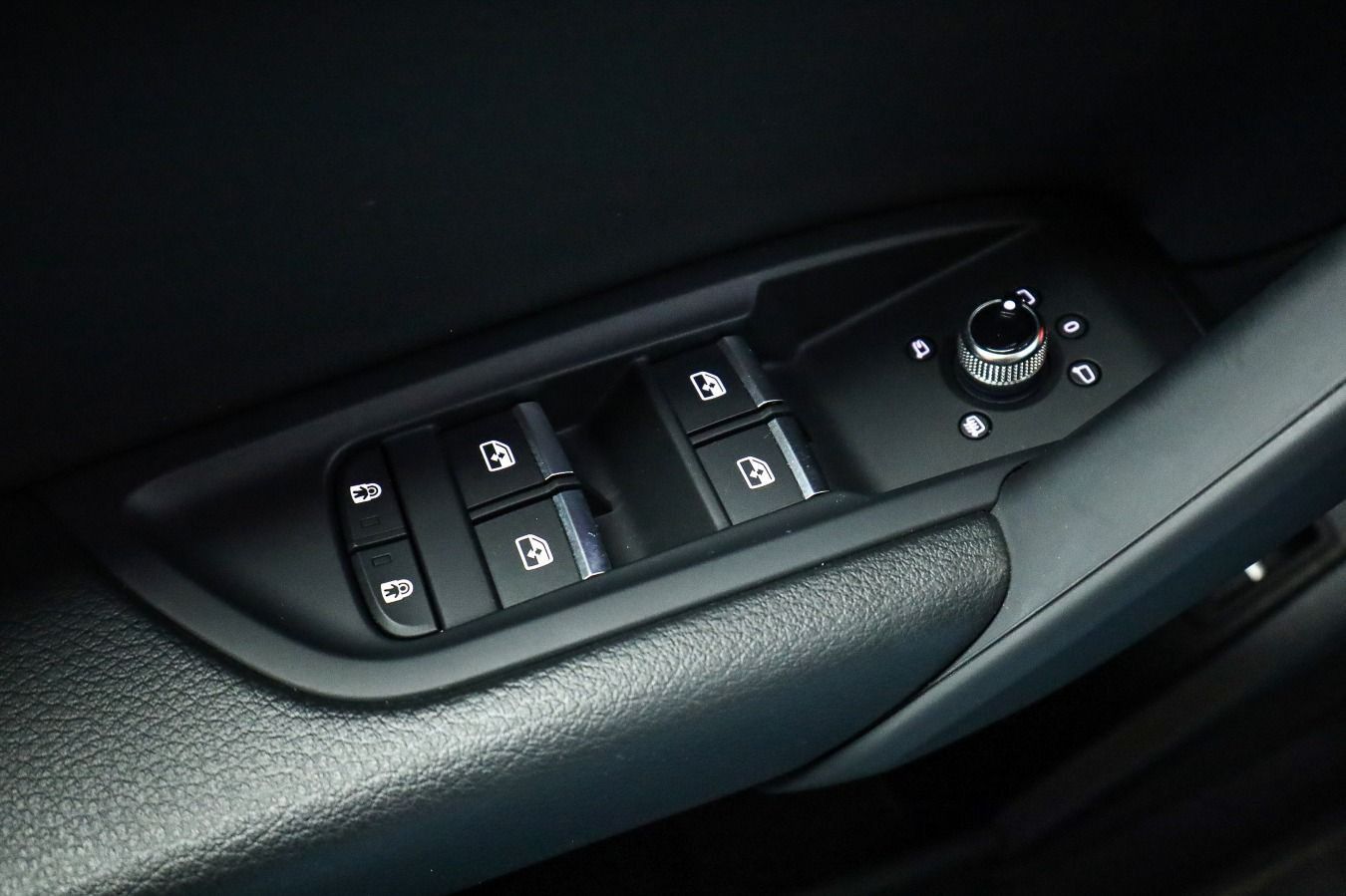 Audi Q5 S line 55 TFSI e qu. AHK, Matrix, Parken, ACC