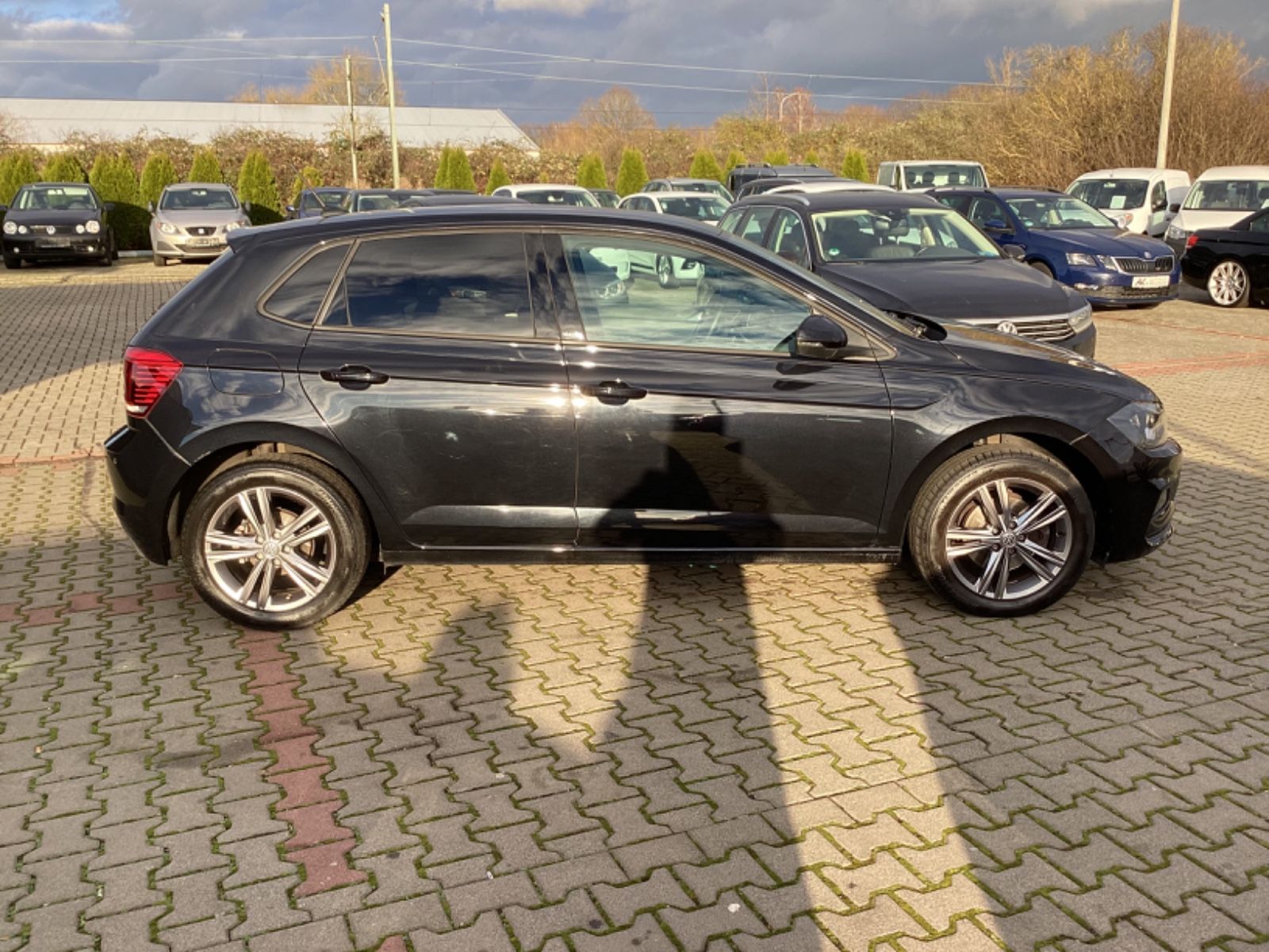 Volkswagen Polo VI United - Samsaru's Car Outlet