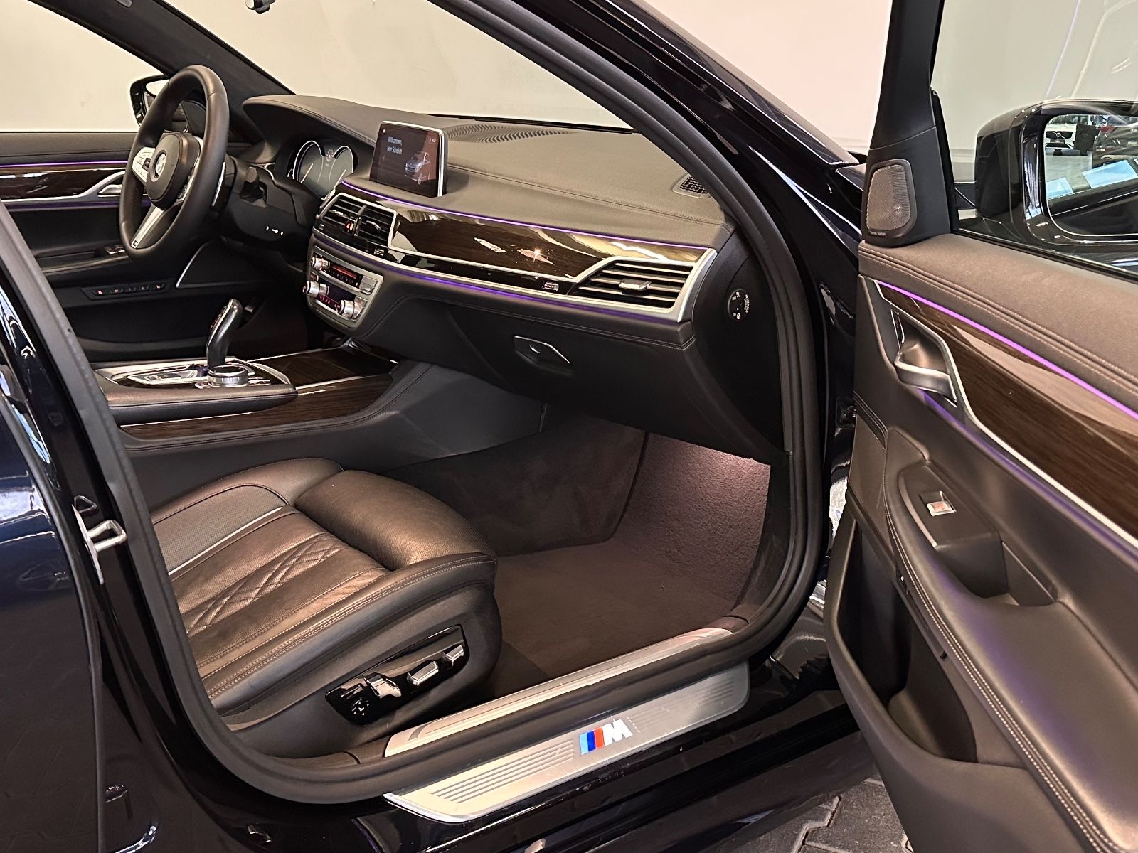 BMW 730d xDrive M-Sport *Soft-Close*Harman*Massage*