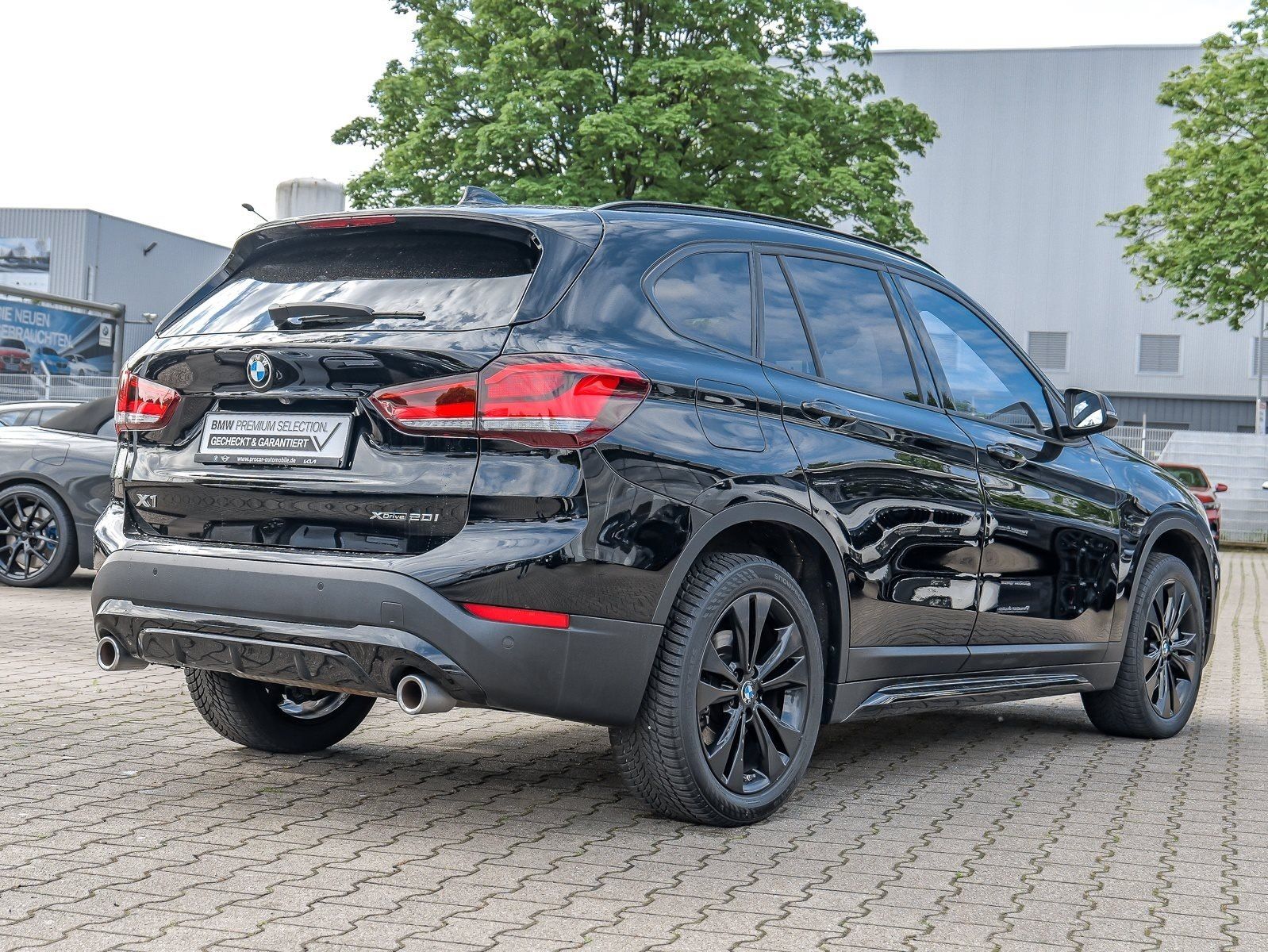 BMW X1 xDrive20i Sport Line - Samsaru's Car Outlet