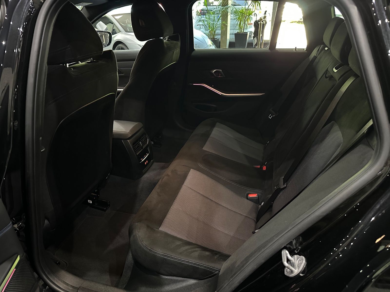 BMW 320 d M Sport /ACC /360°KAMERA / HEAD-UP /1.HAND