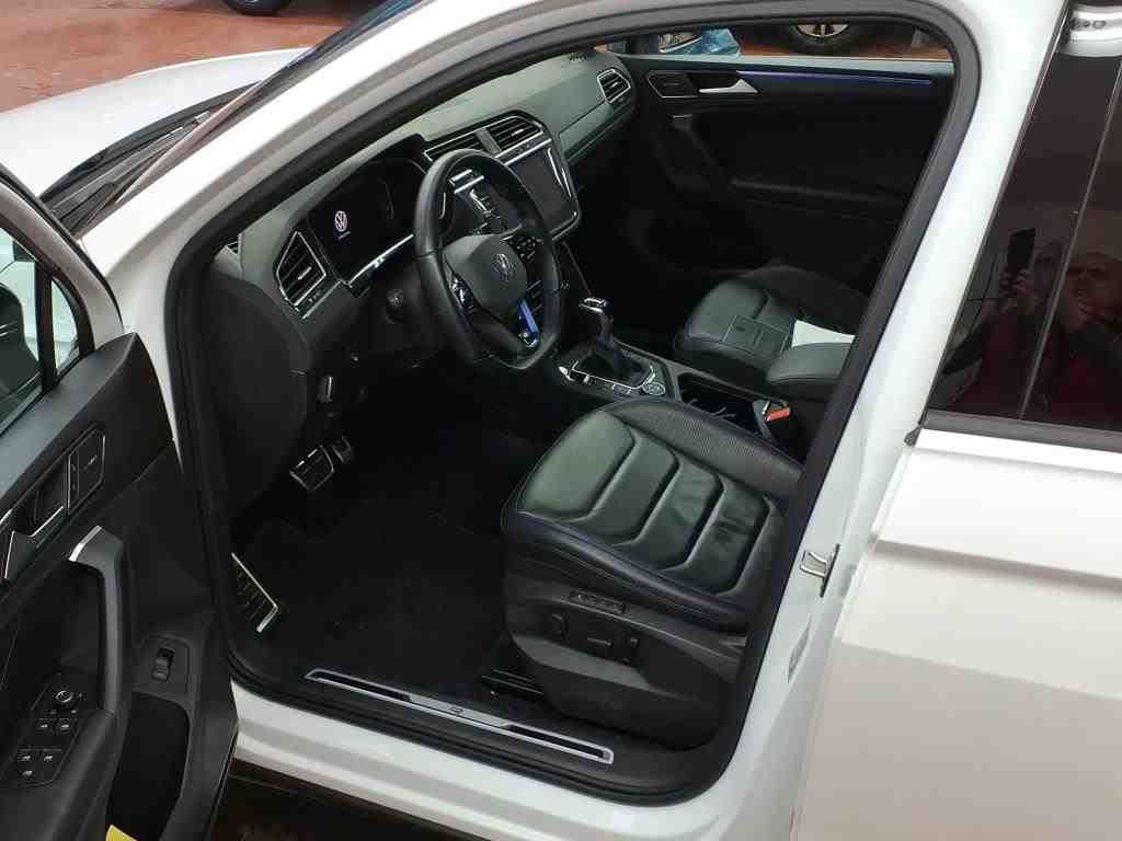 Volkswagen Tiguan R *Sonderleasing* AKRAPOVIC *83.6NP* AHK