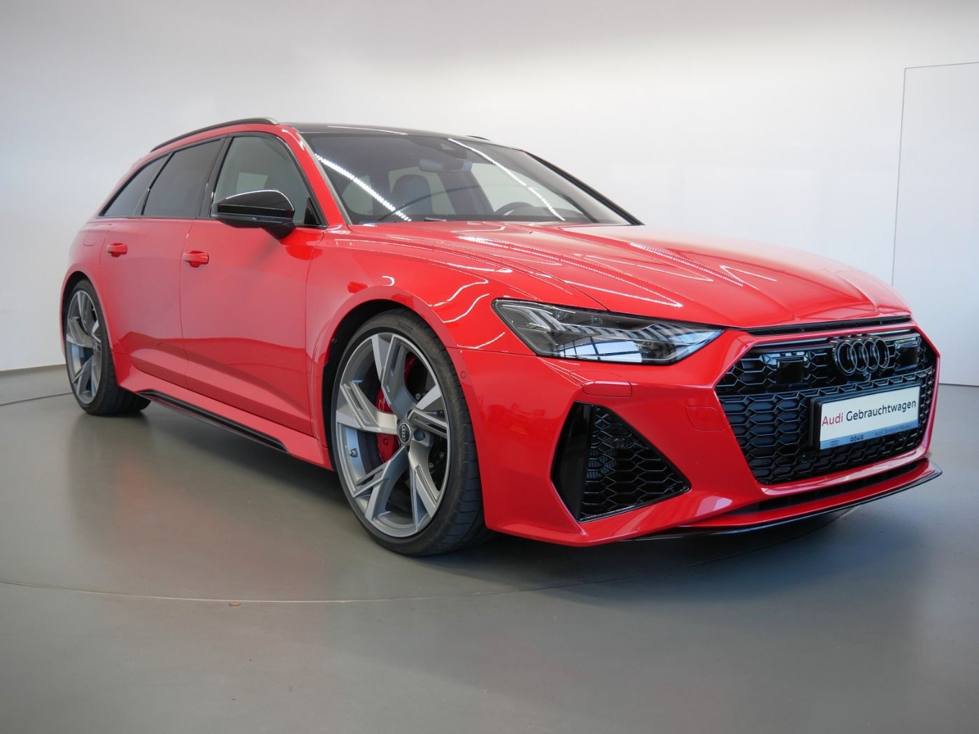 Audi RS 6 Avant tiptr. KERAMIK MATRIX AHK PANO HEAD-U