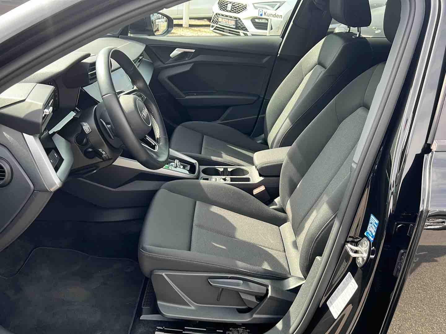 Audi A3 1.5 TSI S-Line S-tronic *Navi, ACC, SHZ, App*