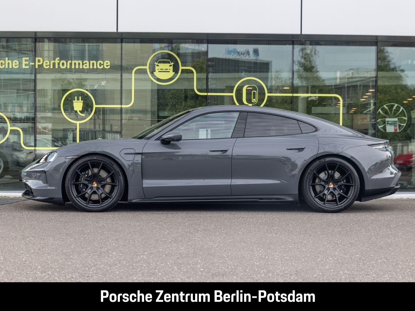 Porsche Taycan GTS Burmester HA-Lenkung Active-Ride
