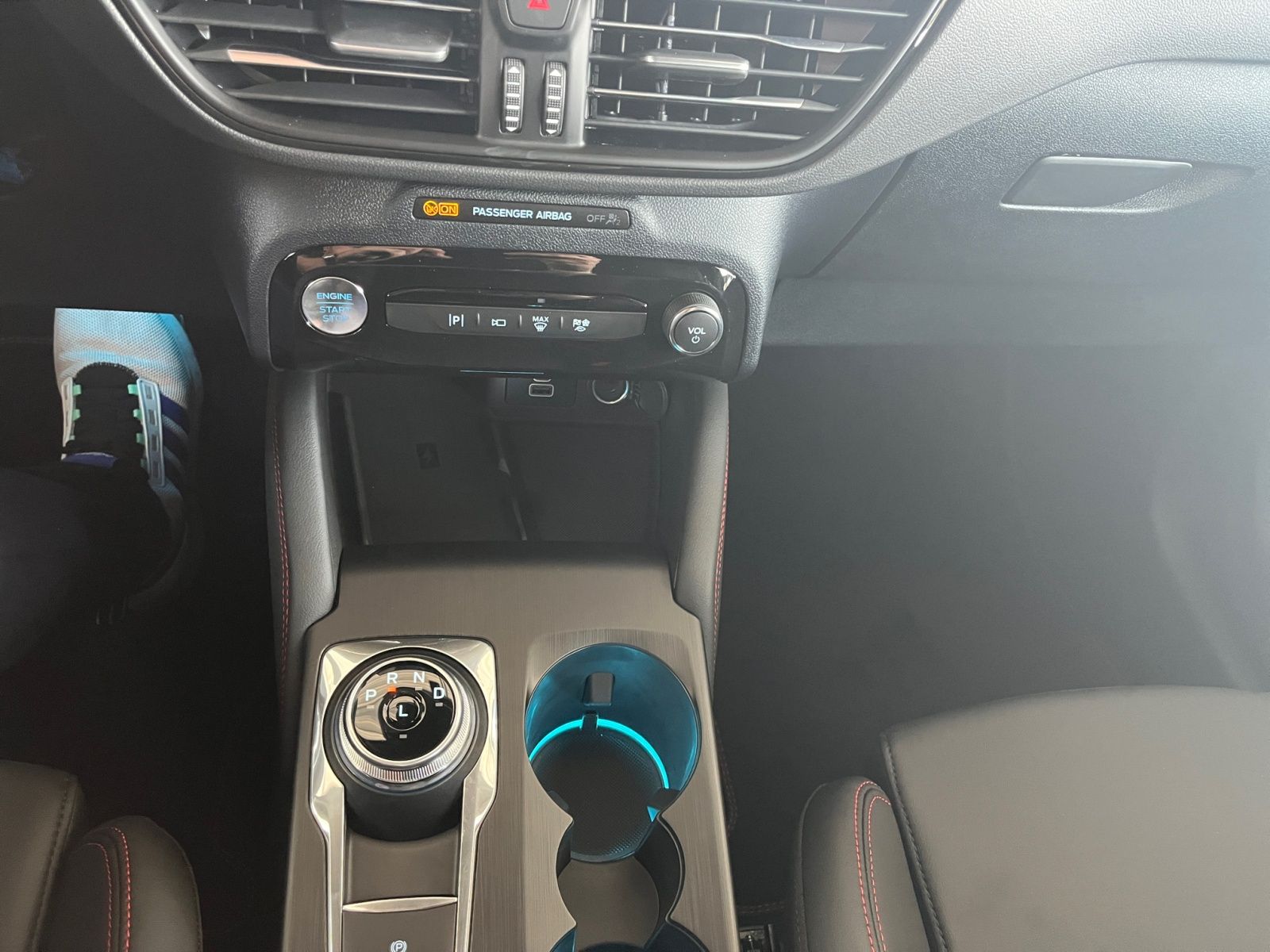 Ford Kuga PHEV ST-Line X - Samsaru's Car Outlet