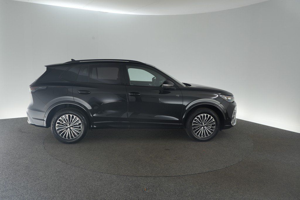 Volkswagen Tiguan 1.5 TSI eHybrid DSG R-Line Matrix Pano AC
