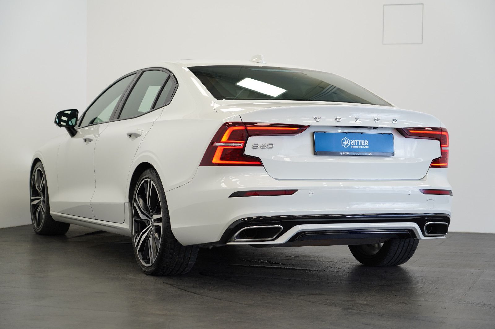 Volvo S60 Lim. T4 R-Design*HUD*PANO*StdHzg*360°K.*LED*