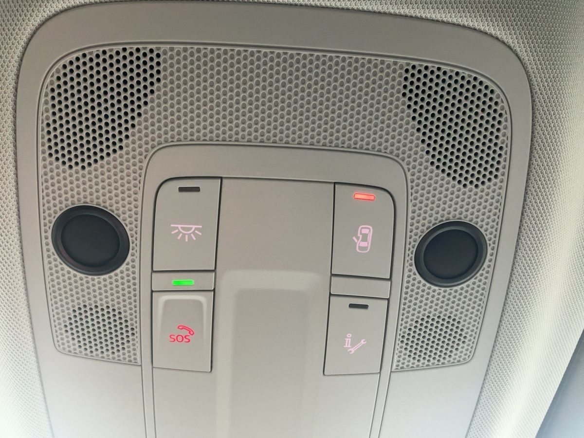 Audi Q3 40 TFSI QU S-TR ADVANCED - Samsaru's Car Outlet
