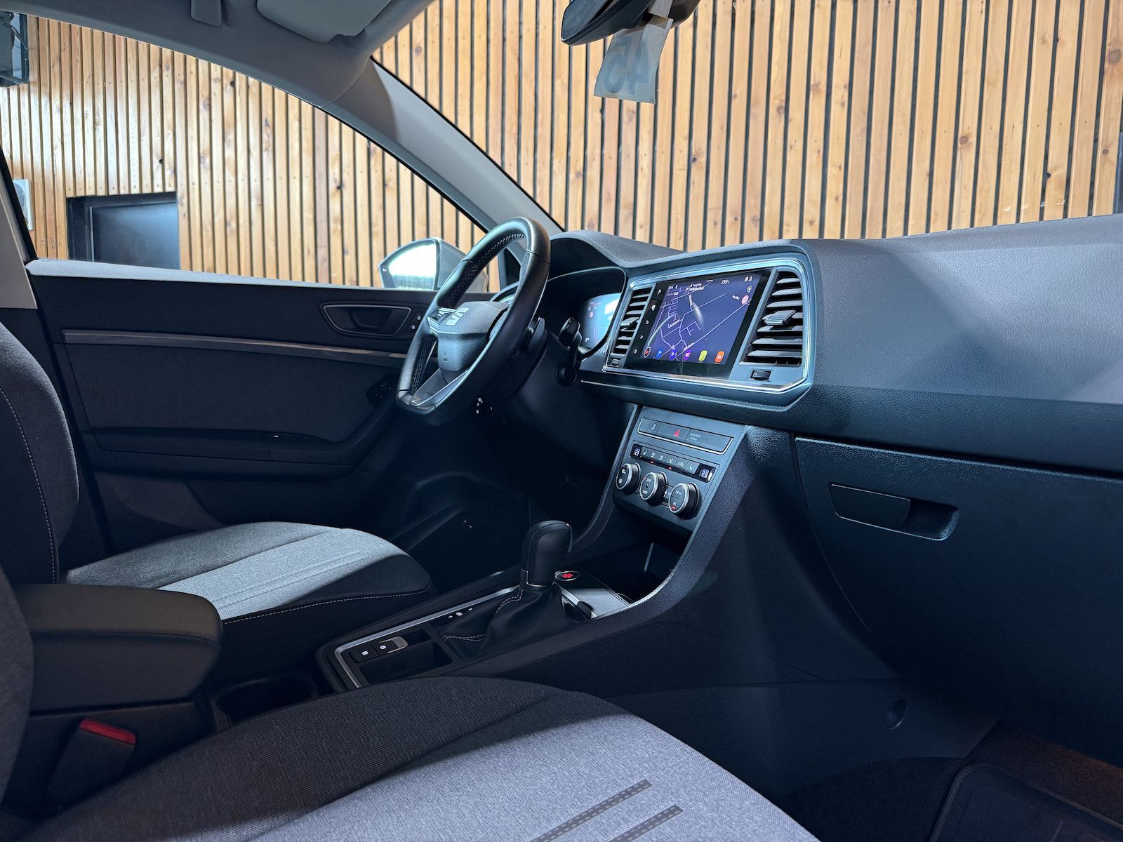 Seat Ateca 2,0 TDI DSG Navi*LED*Kam*Virtual*AHK*Beats