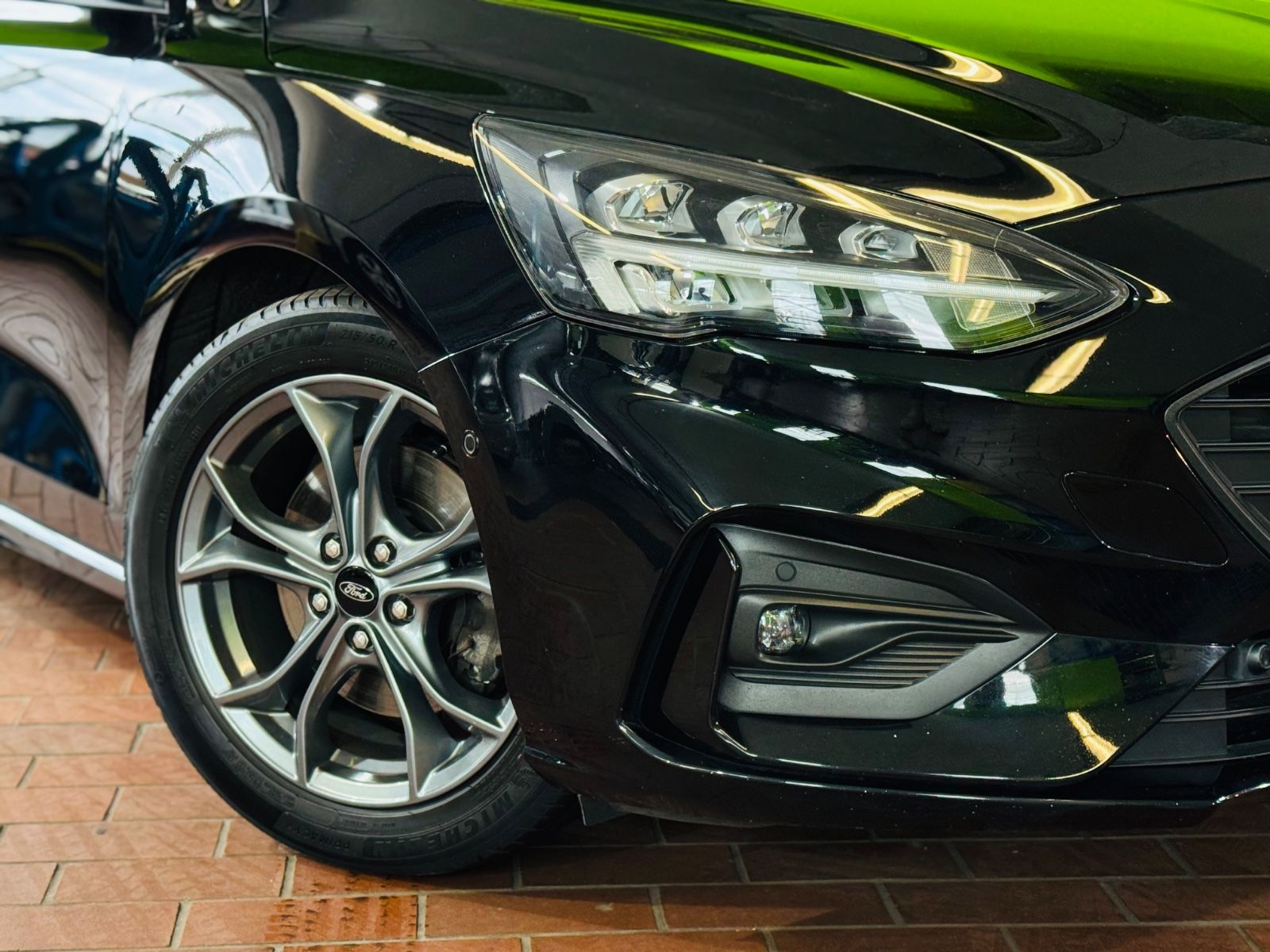 Ford Focus ST-Line - Samsaru's Car Outlet