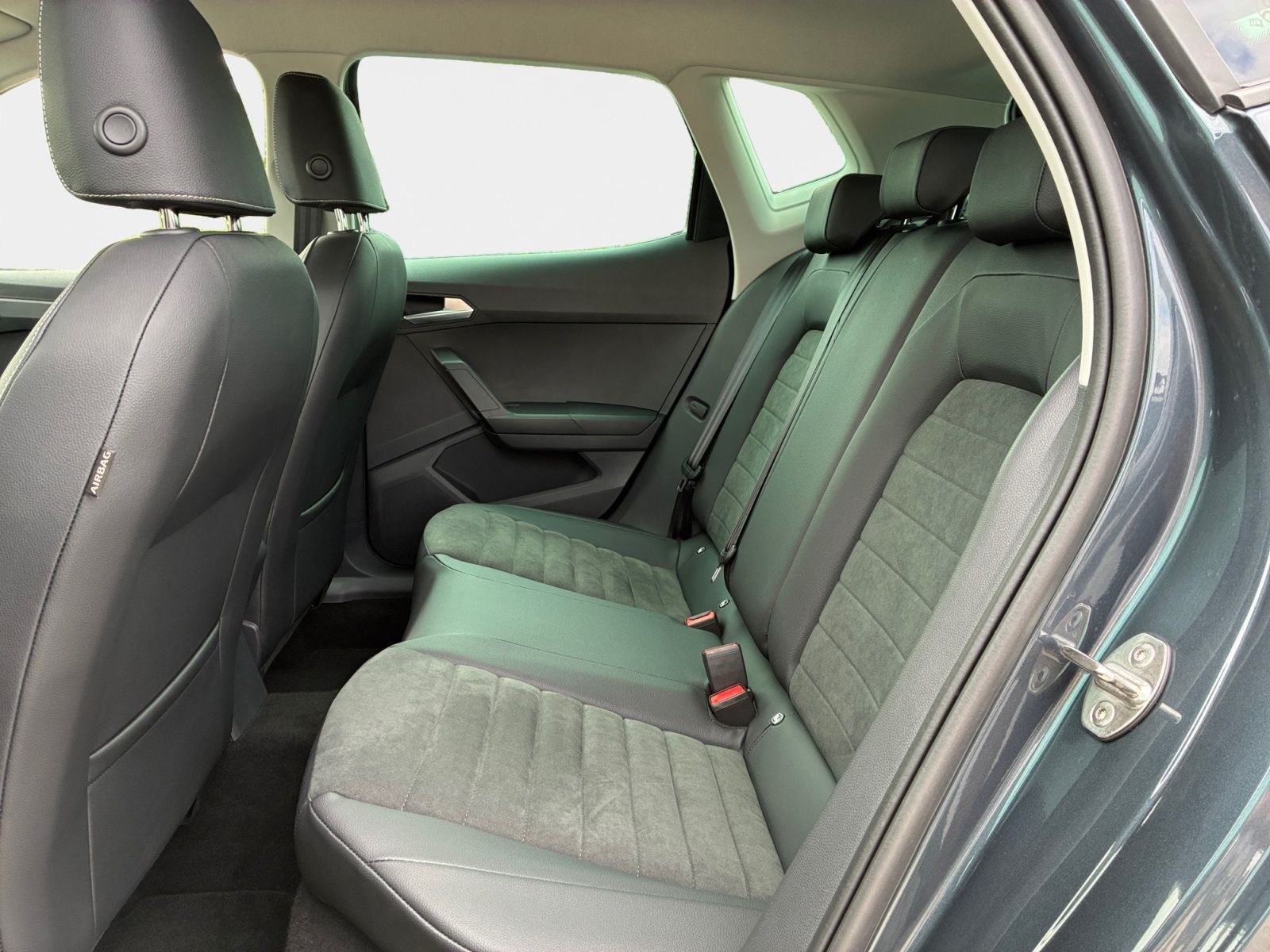 Seat Arona 1.0 TSI DSG Style Edition AHK SHZ Rückfahr