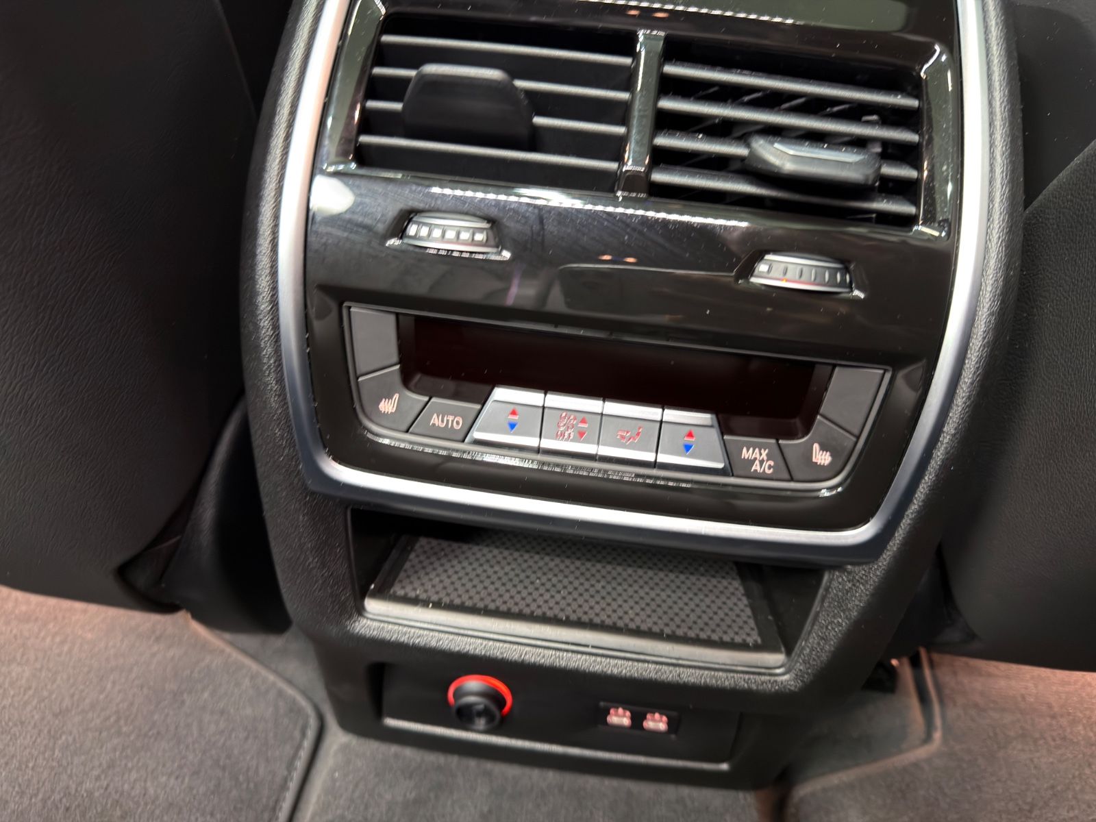 BMW X7 xDrive 40d M SPORT PRO|LUFT|PANO|7-SITZER|AHK