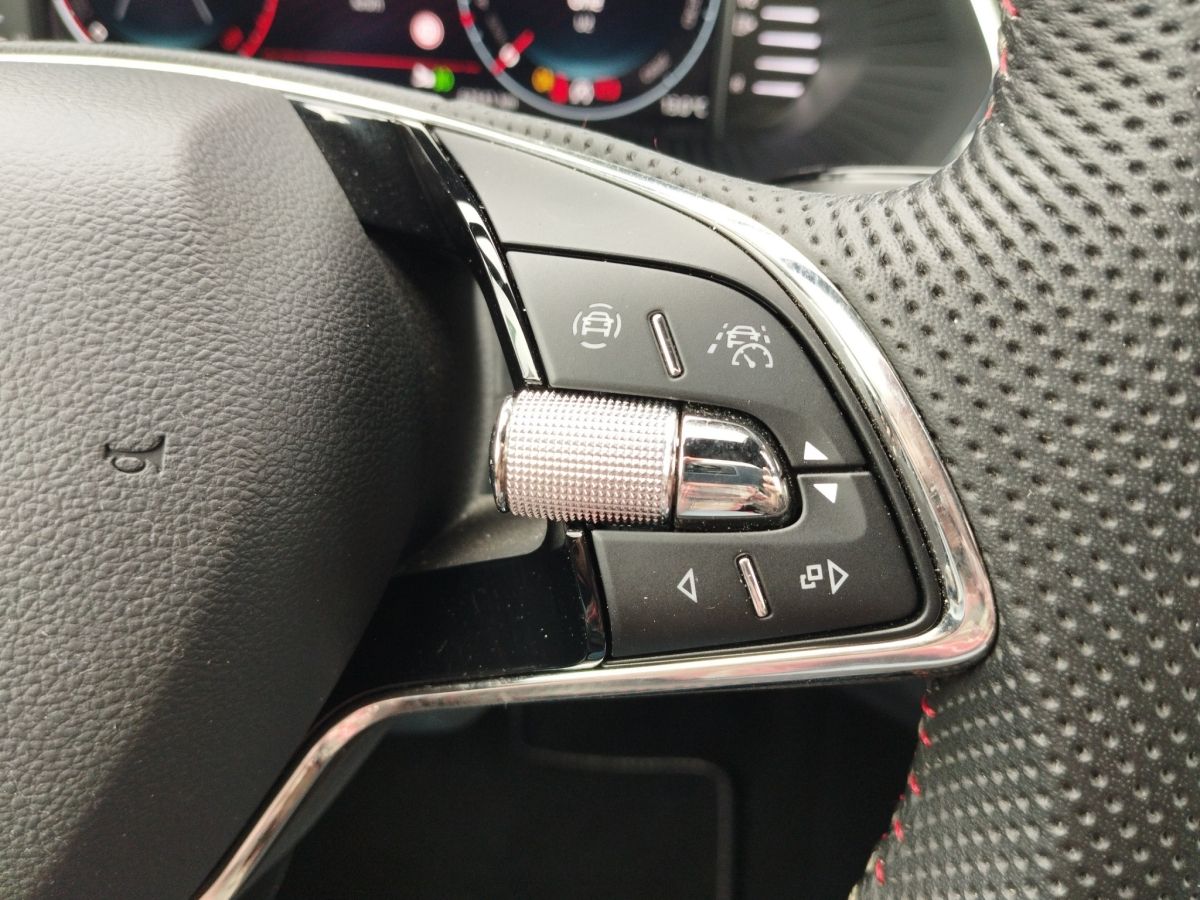Skoda Octavia Combi 2.0 TSI RS Plus - Samsaru's Car Outlet
