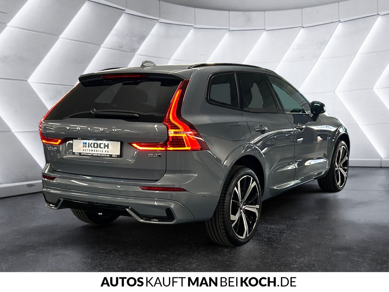 Volvo XC60 B4 AWD Ultimate Dark - Samsaru's Car Outlet
