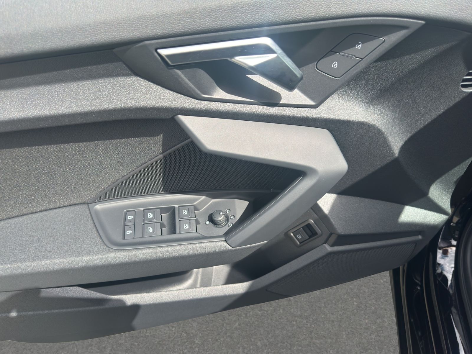 Audi A3 Sportback 40*1.4TFSI*e-tron*basis*NAVI*AHK*EP