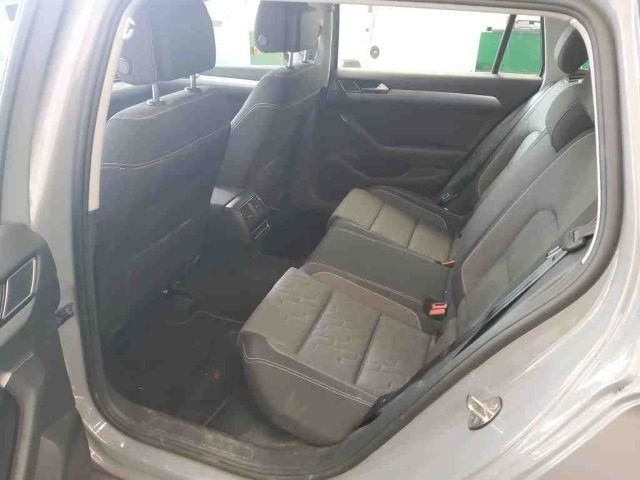 Volkswagen Passat Variant 2.0 TDI Business - Samsaru's Car Outlet