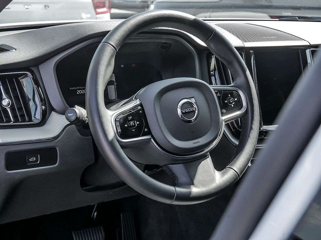 Volvo XC60 B4 Plus Dark AWD