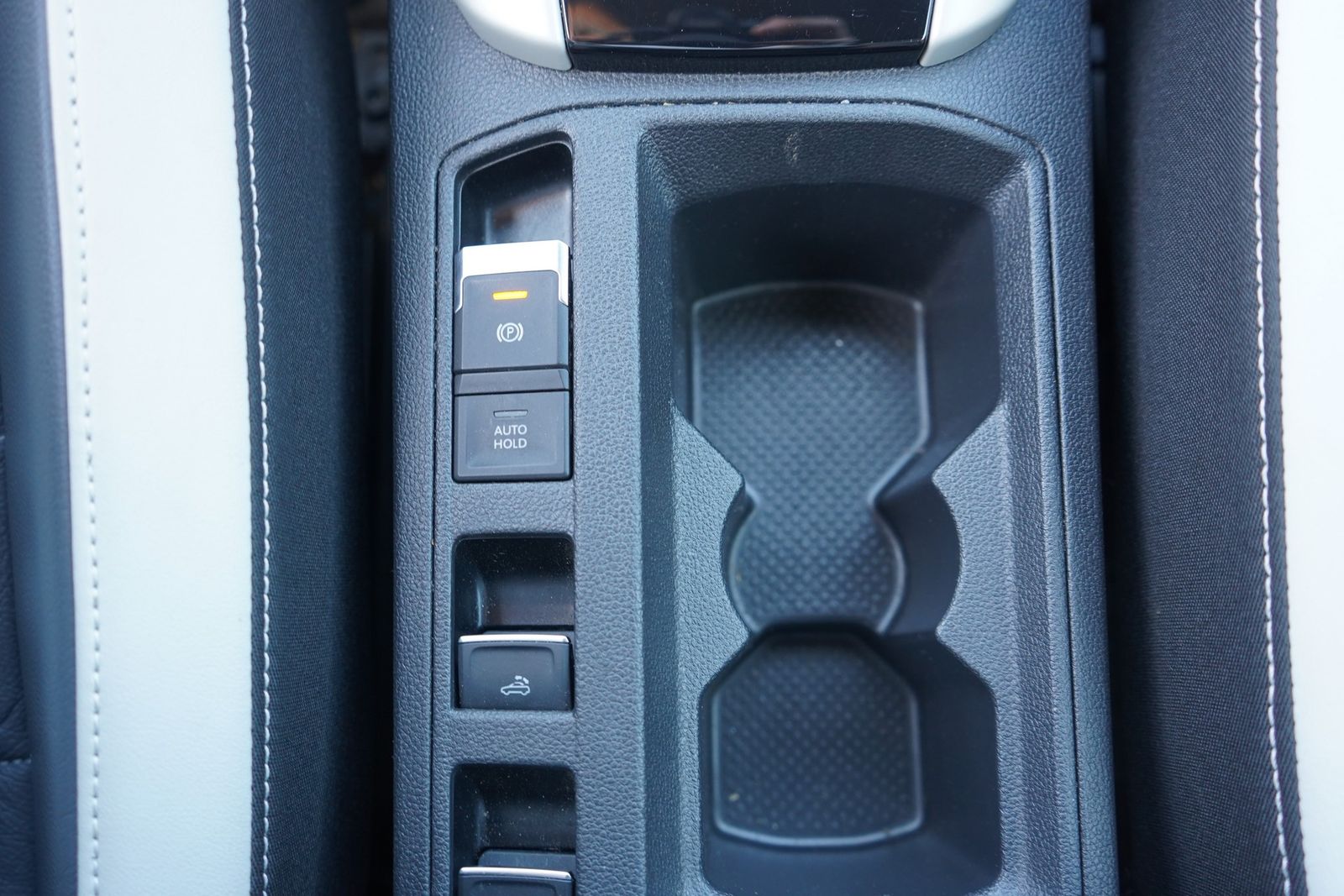 Volkswagen T-Roc 1.5 TSI Style - Samsaru's Car Outlet