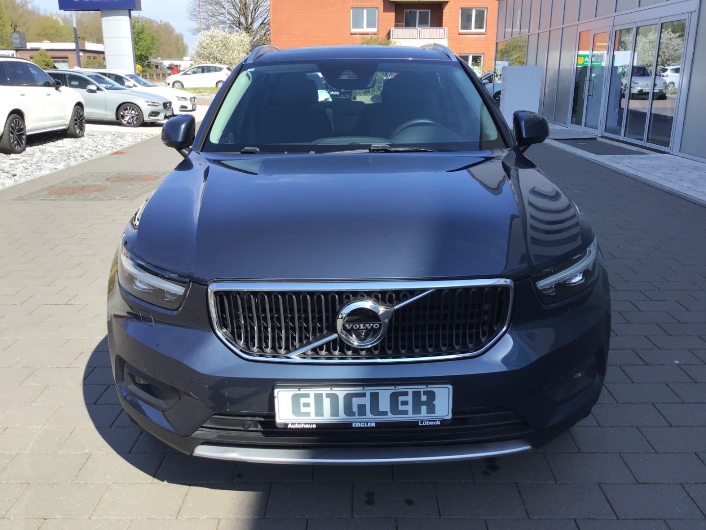Volvo XC40 T3 Momentum Pro - Samsaru's Car Outlet
