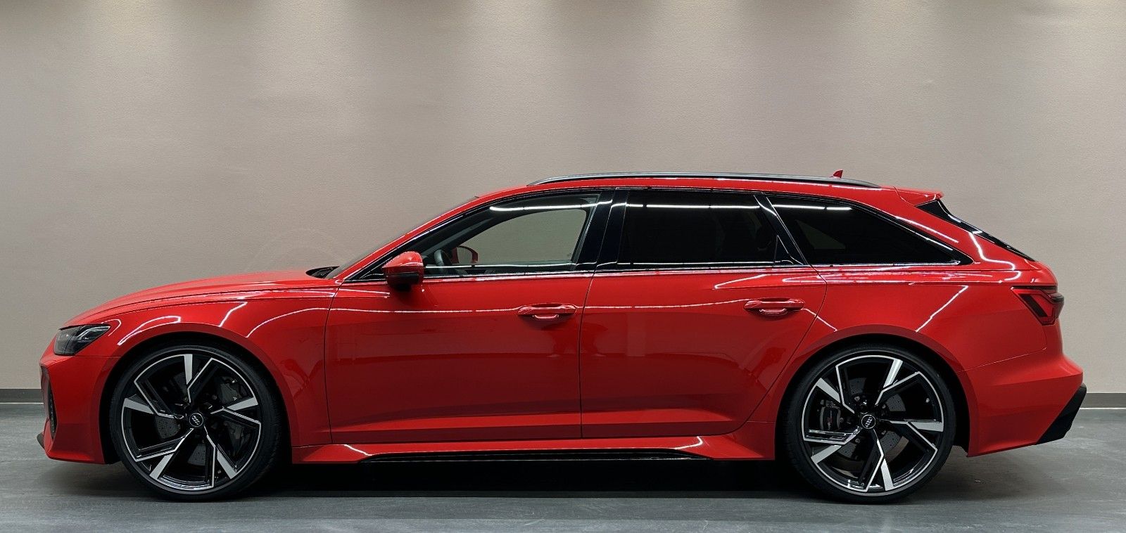 Audi RS6 Avant 4.0 TFSI quattro *1. HAND*B&O*KERAMIK*