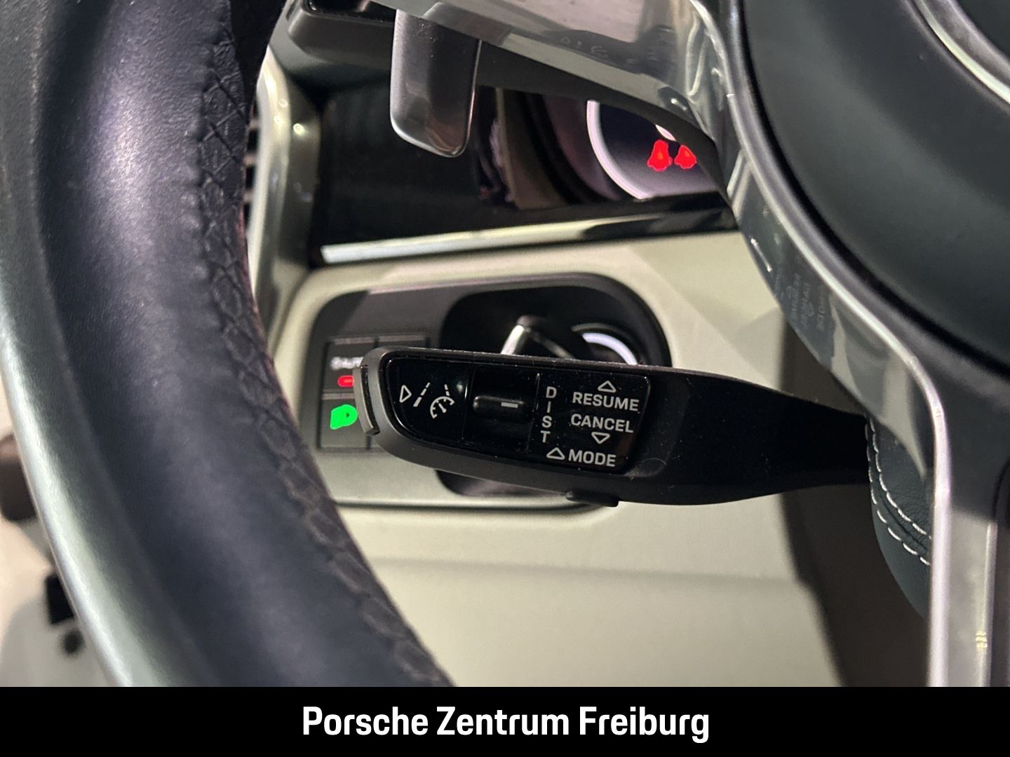 Porsche Cayenne E-Hybrid Coupe Platinum Edition Head-Up