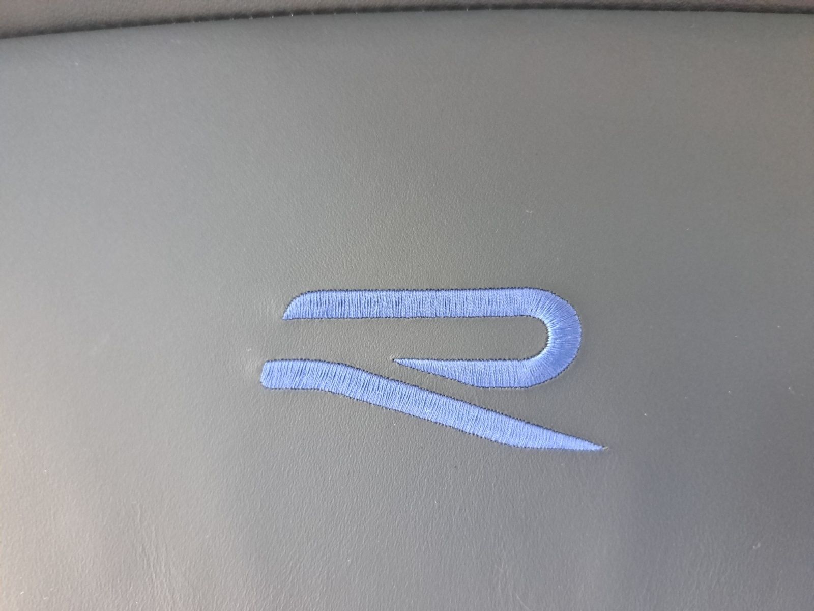 Volkswagen Golf R Performance 2.0 TSI 4Motion DSG PANO MATR