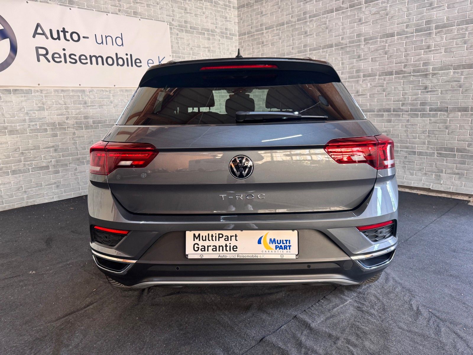 Volkswagen T-Roc Sport 1.5 TSI ACT - Samsaru's Car Outlet
