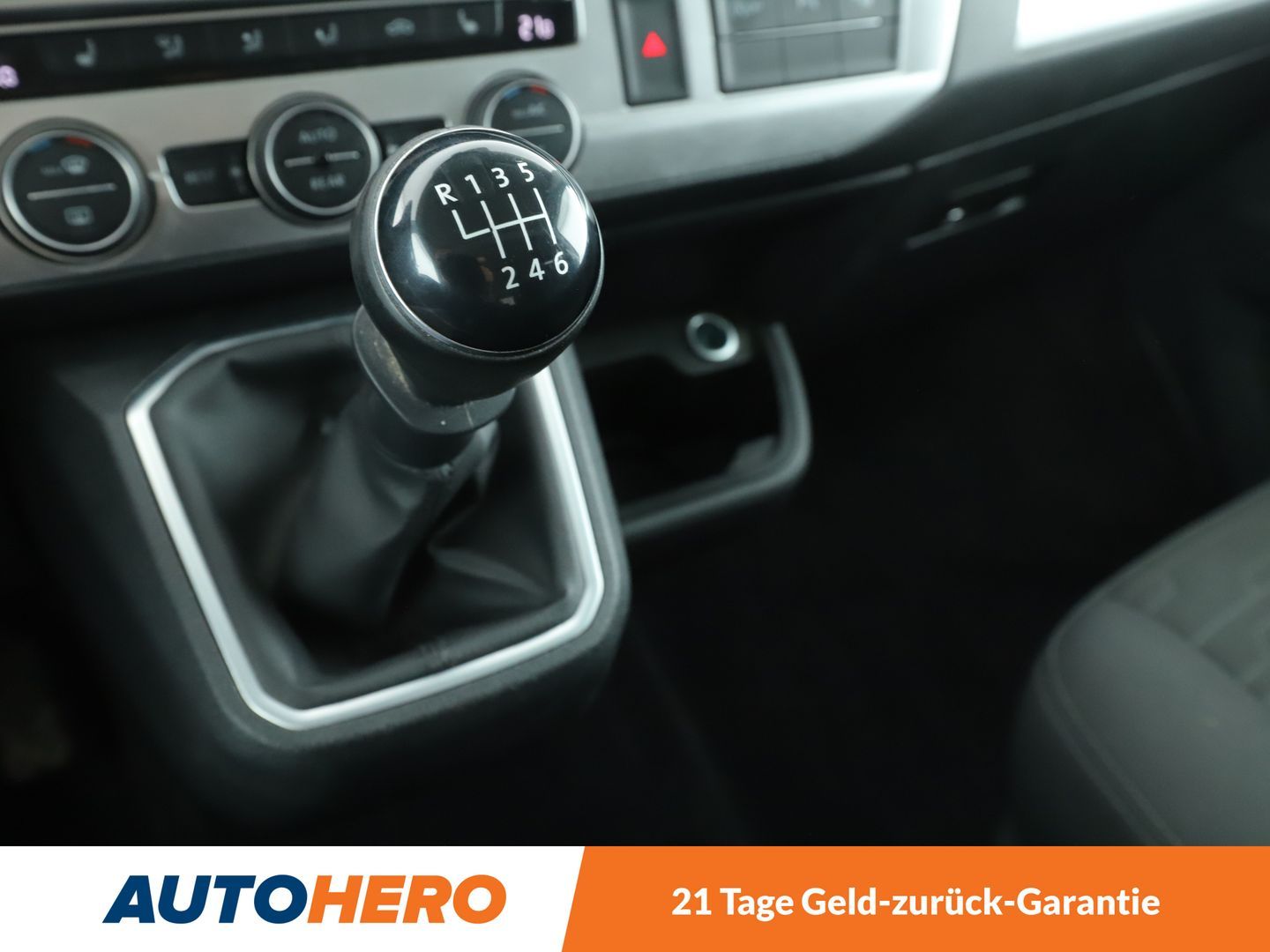 Volkswagen T6 Multivan 2.0 TDI Comfortline - Samsaru's Car Outlet