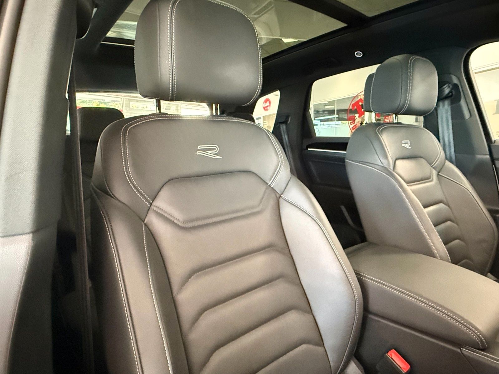 Volkswagen TOUAREG 3.0 V6 TDI R-LINE |NP94,6|PANO|MATRIX|19