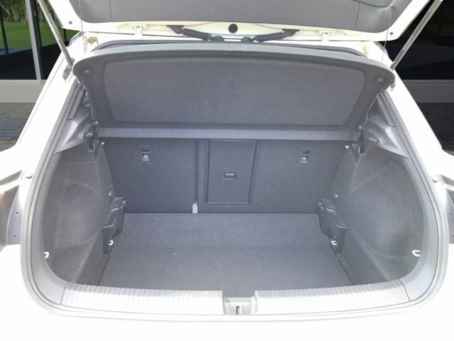 Volkswagen T-Roc Sport DSG - Samsaru's Car Outlet