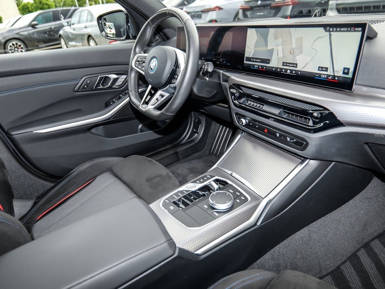 BMW 330e xDrive Touring M Sport HUD PANO ACC AHK LM